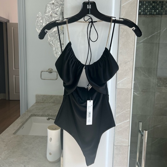 ALICE + OLIVIA SARIYA CUTOUT BODYSUIT BLACK - Picture 5 of 13